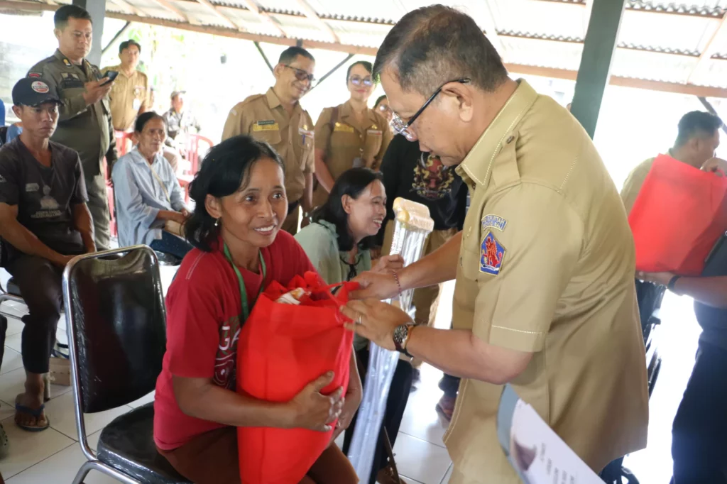 bantuan sosial