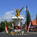 penataan kawasan Tugu Singa Ambara Raja