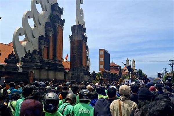 Galeri! Ratusan Ojol Demo Tuntut Ktp Domisili Bali, Aturan Baru Yang Kontroversial